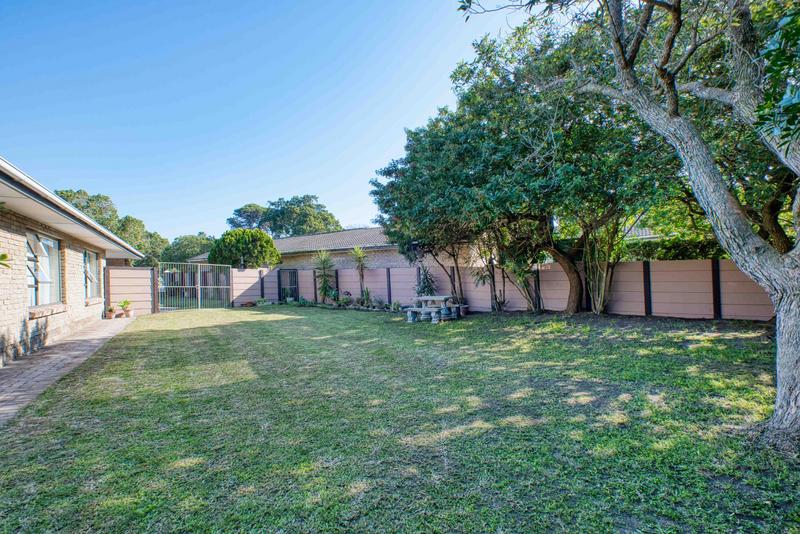 3 Bedroom Property for Sale in Walmer Downs Eastern Cape